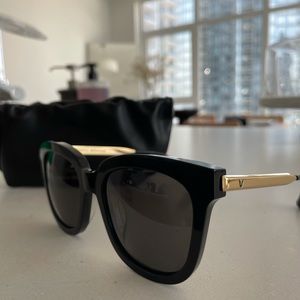 Gentle Monster ABSENTE 01 black-gold sunglasses